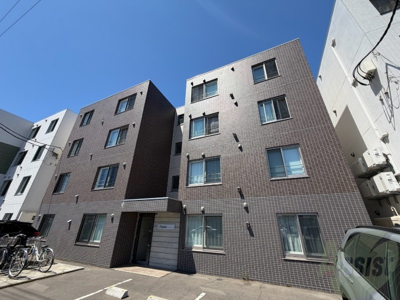 建物外観　札幌市西区二十四軒１条「ラピスブラオ二十四軒」