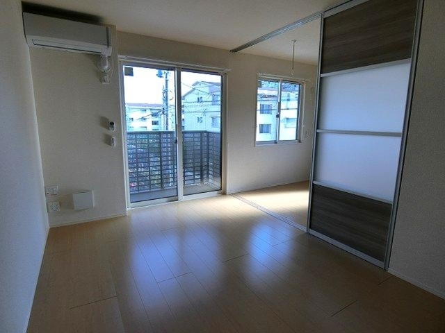 パークフラッツ多賀城の居間写真