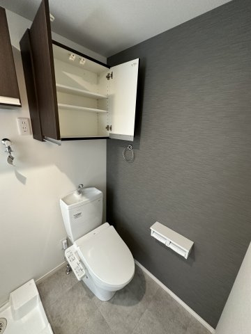 京急本線 京急鶴見駅 徒歩10分 3階建 新築のトイレ写真