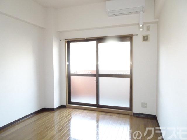 居室・リビング　明るいお部屋です♪