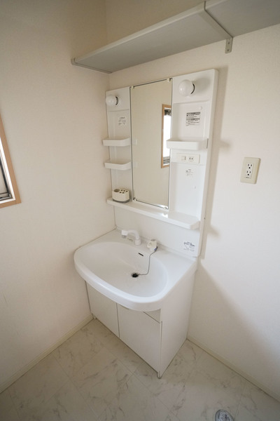洗面設備　同じ建物の別なお部屋