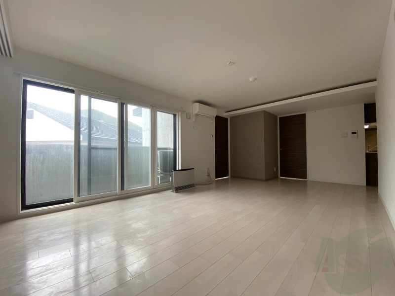 居室・リビング　広くてキレイなお部屋が広がっていて、充実した生活が送れそう。
