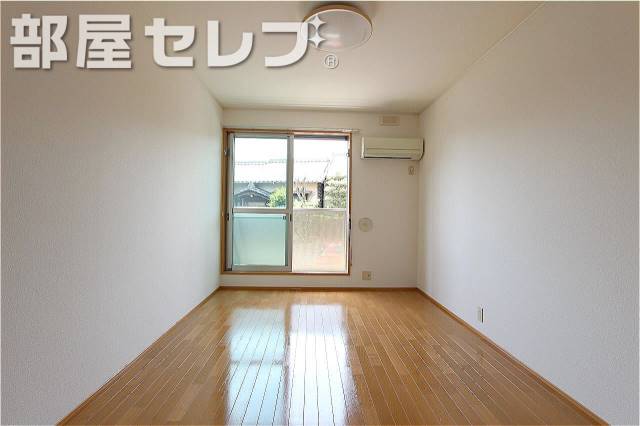 居室・リビング　きれいなお部屋で落ち着きますね。