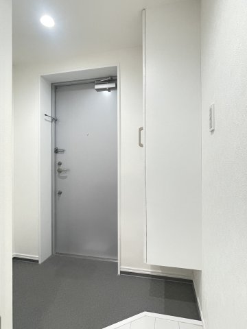 都営大江戸線 牛込神楽坂駅 徒歩2分 3階建 築1年の玄関写真