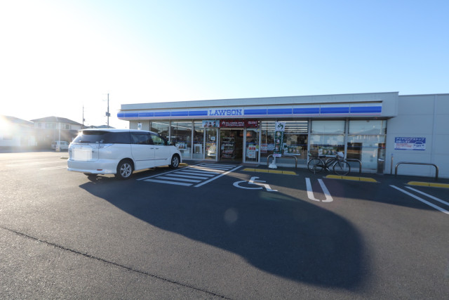 コンビニ　ローソン　宇都宮若松原三丁目店（コンビニ）まで700m