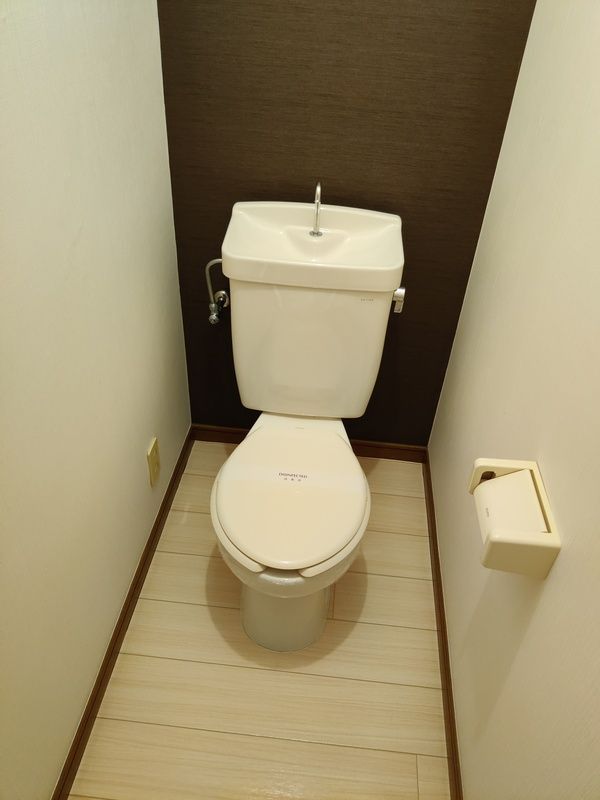トイレ　落ち着いたトイレです
