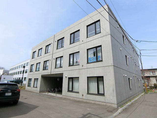 【函館市川原町のマンションの建物外観】