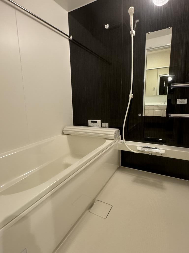 バス・シャワールーム　※別部屋参考写真