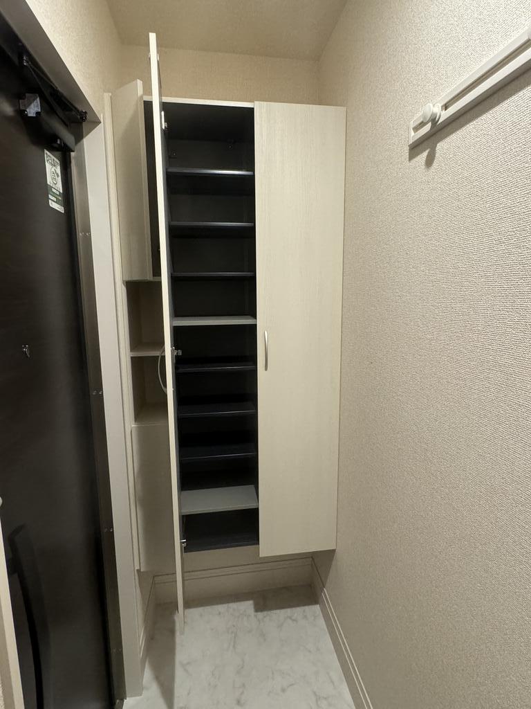 玄関　※別部屋参考写真