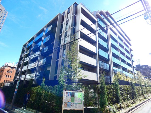 渋谷区南平台町のマンションの建物外観