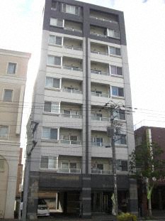 札幌市北区北三十一条西のマンションの建物外観