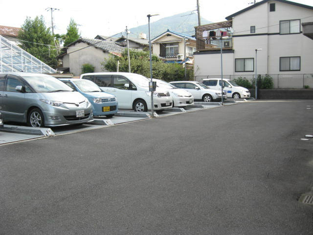 【U residence修学院の駐車場】