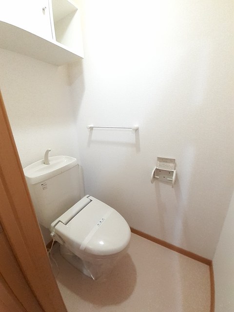 【岡山市南区植松のアパートのトイレ】