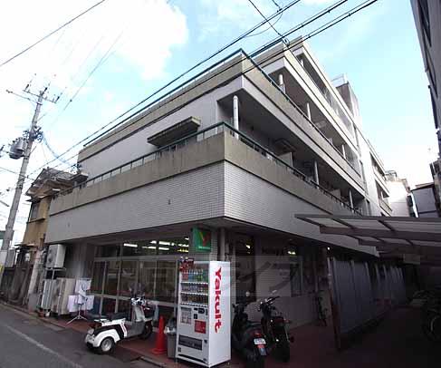 【シャンブル伊川の建物外観】