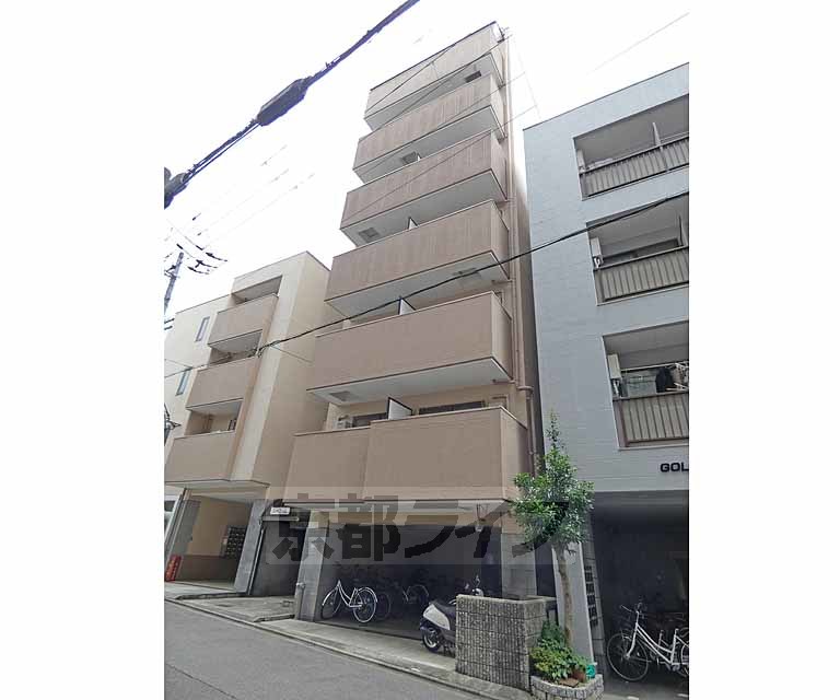 京都市北区紫野花ノ坊町のマンションの建物外観