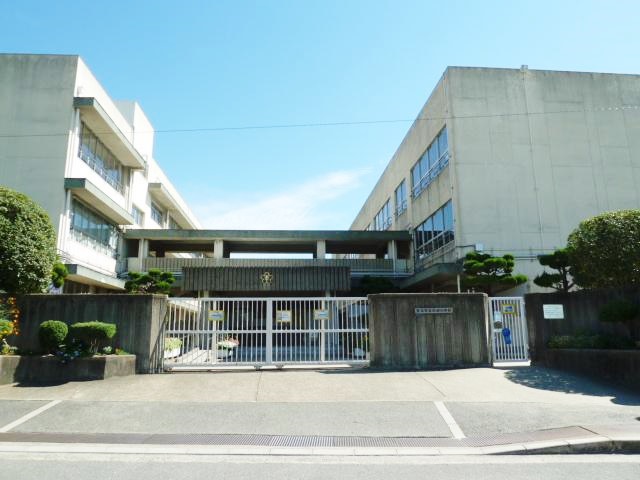 【茨木市東太田のアパートの小学校】