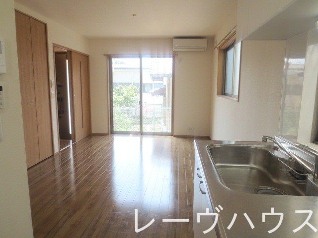 居室・リビング　キッチン