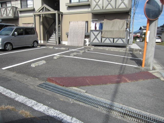 【アットホーム市田の駐車場】