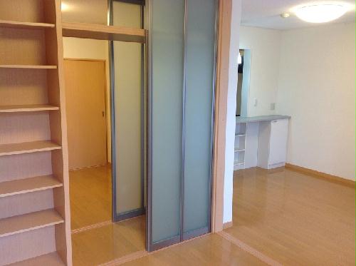 キッチン　収納力もあり、シンプルなお部屋に仕上がります