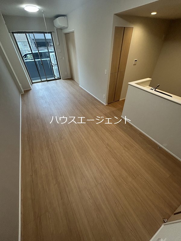 居室・リビング　明るいお部屋です