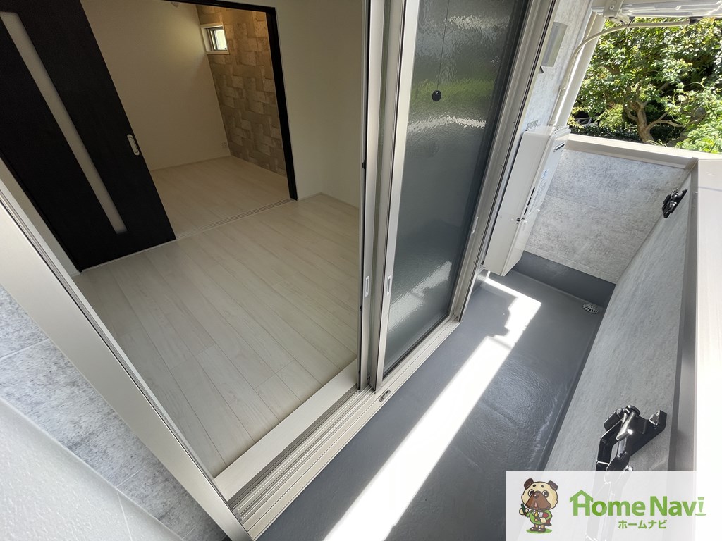 バルコニー　南向きで日当たり良好です。