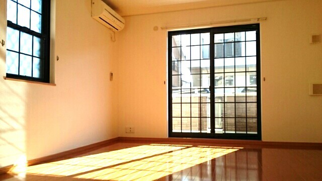 居室・リビング　反転タイプの参考写真です。