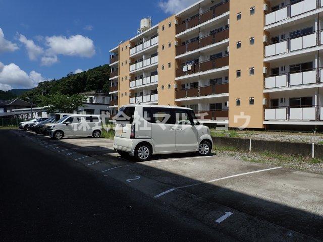 駐車場　駐車場完備です