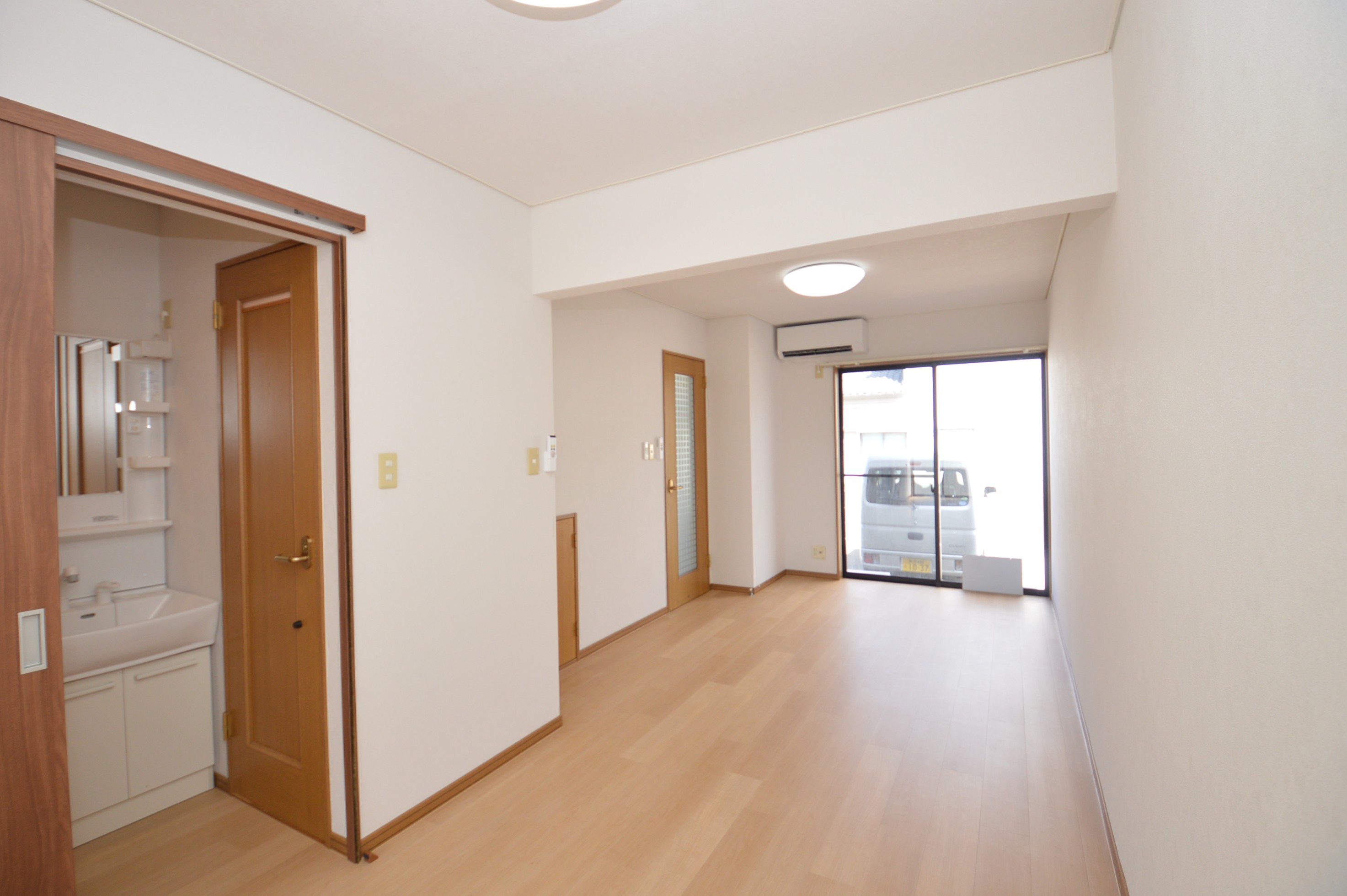 居室・リビング　（参考）他室の写真を使用しています。現況優先となります。