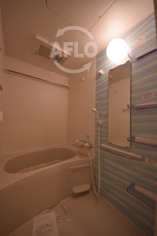 バス・シャワールーム　セレニテ京橋クレア　浴室