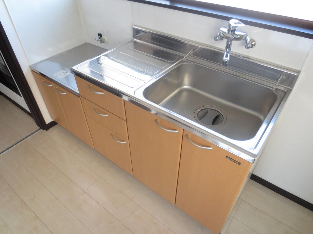 キッチン　キッチン・窓付き