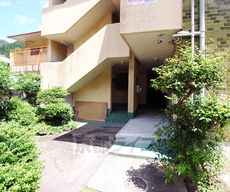 その他共有部分　入り口もいい感じでうすね。