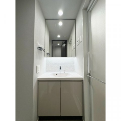 洗面設備　使いやすい洗面所です