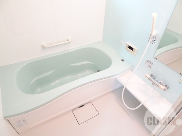 バス・シャワールーム　浴室乾燥機＆追い焚き機能付きバス♪