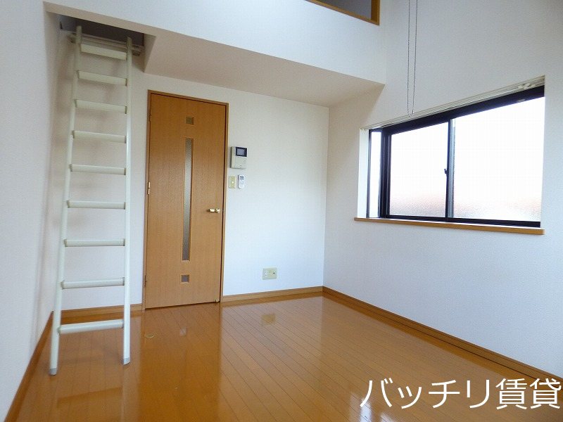 居室・リビング　同型タイプの為、現状を優先いたします。