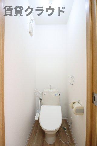 トイレ　人気の温水洗浄便座！