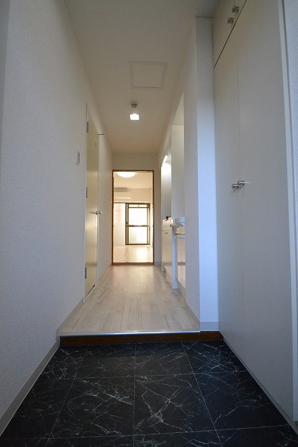 玄関　同物件別号室