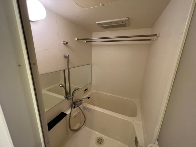 バス・シャワールーム　浴室乾燥機・追い焚き機能付き！（※写真はイメージです、現況優