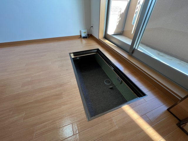 その他　リビング・床下大容量収納スペース（※写真はイメージです、現況