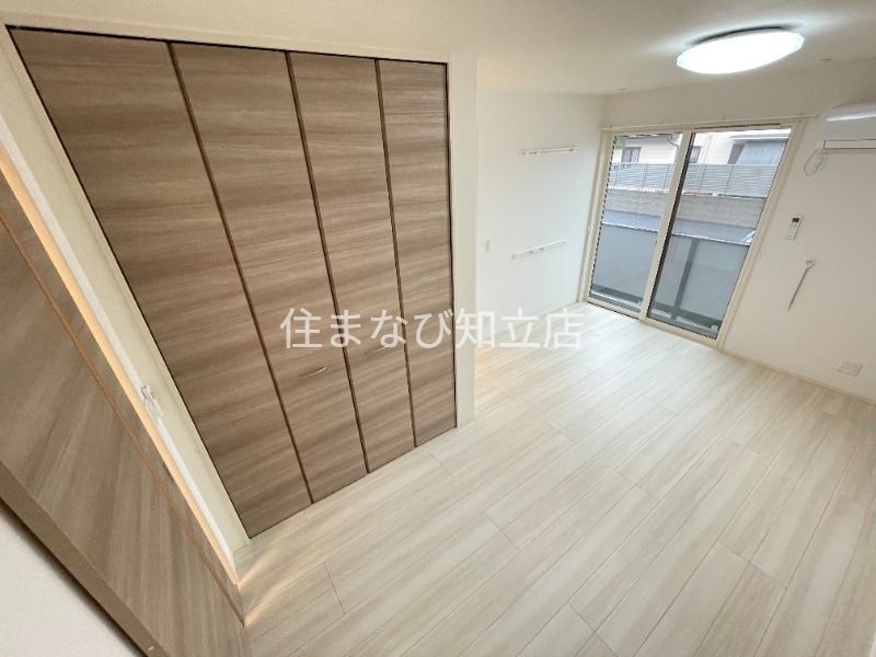 居室・リビング　同型別部屋写真