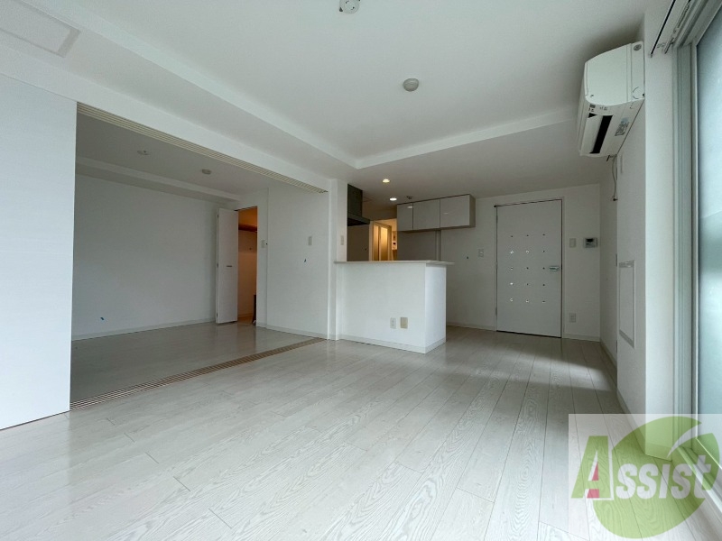 居室・リビング　広くてキレイなお部屋が広がっていて、充実した生活が送れそう。