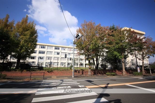 中学校　多摩市立東愛宕中学校（中学校）まで858m