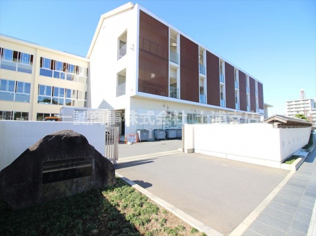 小学校　土浦小学校（小学校）まで900m