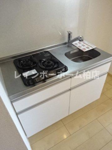 キッチン　コンパクトなキッチンで掃除もラクラク