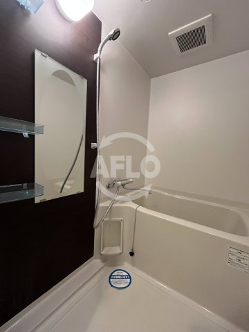 バス・シャワールーム　セレニテ新大阪弐番館　浴室