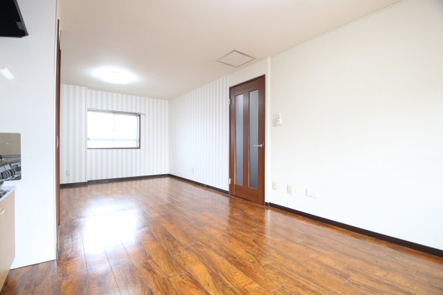 居室・リビング　他部屋の参考写真です。