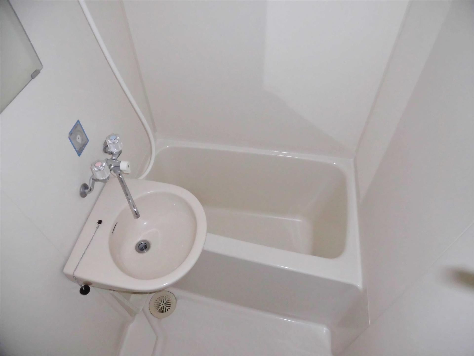 バス・シャワールーム　洗面台と一体型のバスルーム♪