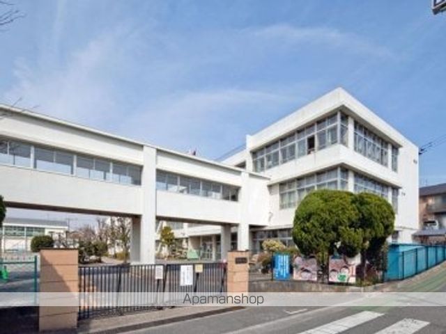 小学校　昭島市立中神小学校（小学校）まで215m