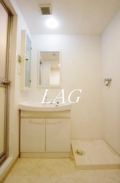 洗面設備　独立洗面台です。