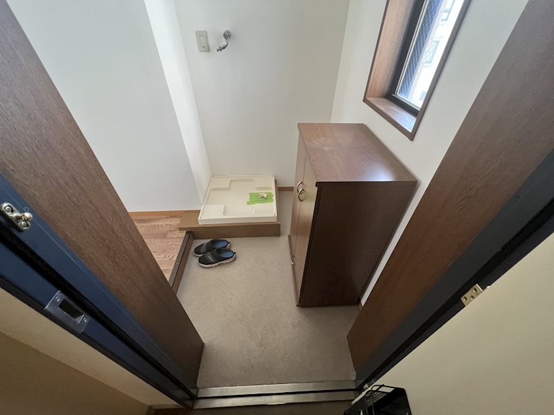 玄関　別号室の参考写真となります