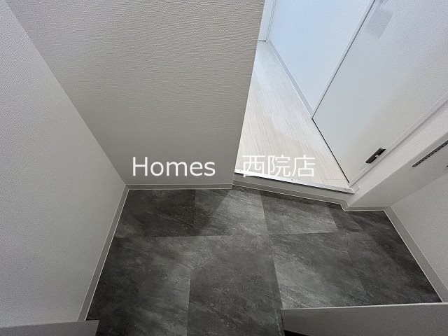 玄関　別タイプのお部屋の写真です